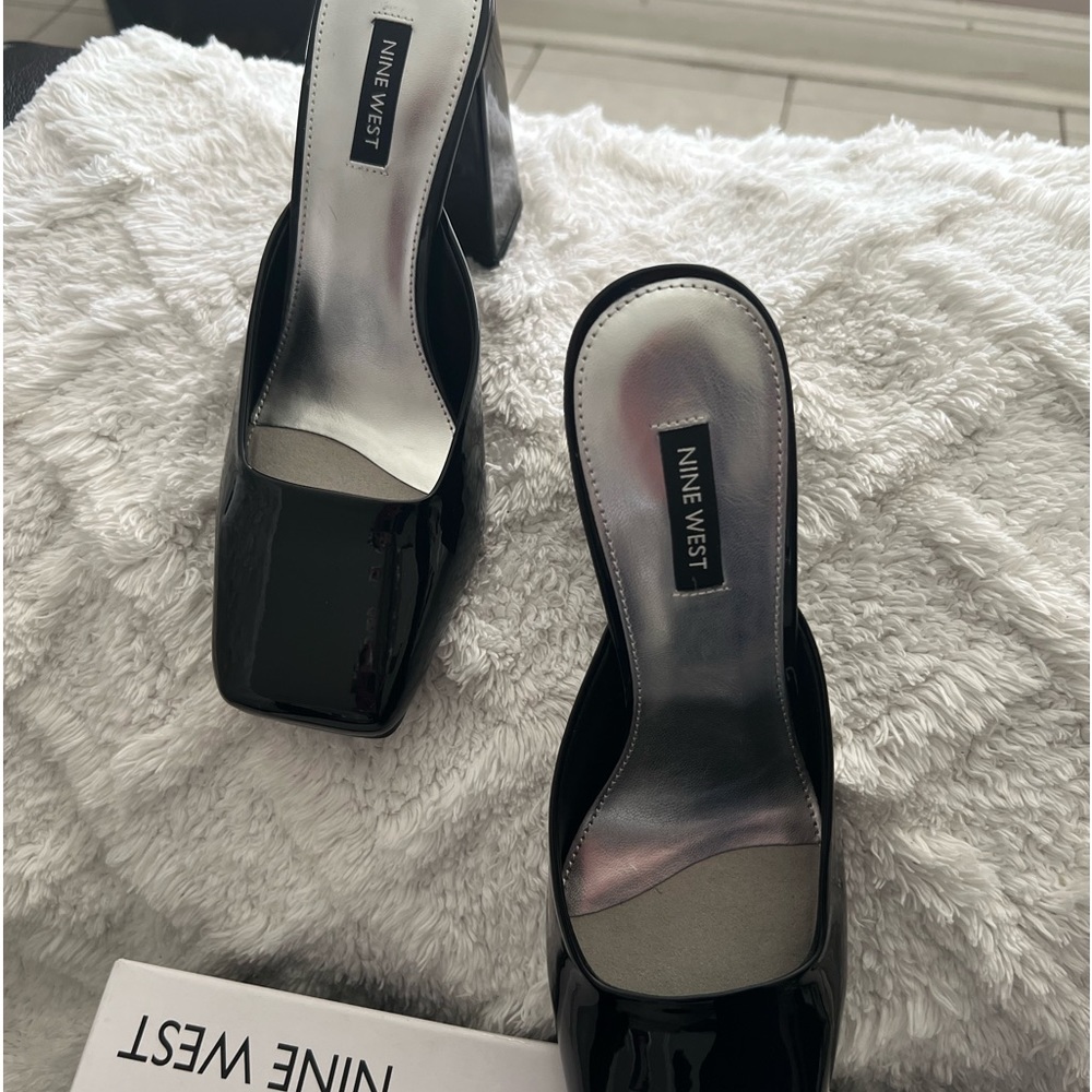NINE WEST Yogi 3 heeled slides,modern square toe &high block heel.